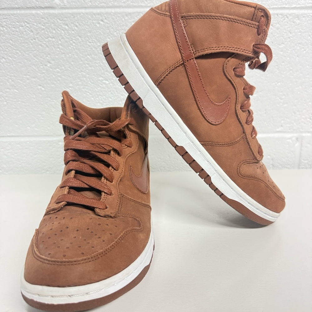 Nike women Brown High-Top Sneakers